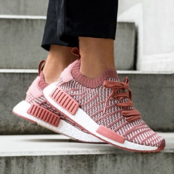 NIB Adidas NMD R1 STLT Primeknit Pink Sneakers NWT NIB Adidas NMD R1 STLT Primeknit Pink Sneakers NWT